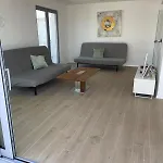 Villa Una 아파트